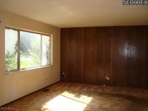 824 Orchard Rd, Willoughby, OH 44094 photo 3