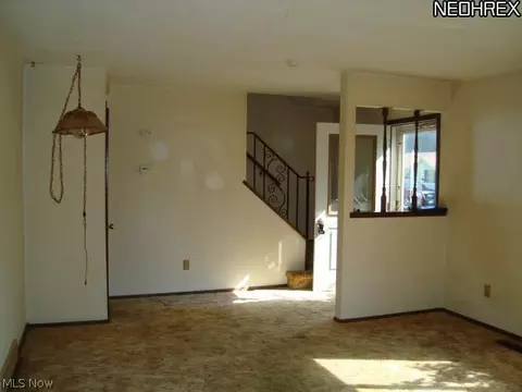 824 Orchard Rd, Willoughby, OH 44094 photo 4