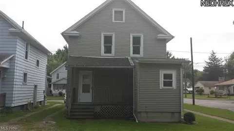 733 W 57th St, Ashtabula, OH 44004 photo 3