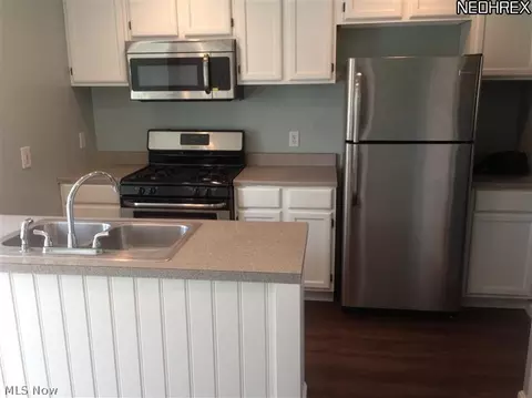 1666 Walnut Blvd, Ashtabula, OH 44004 photo 2