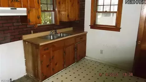 6010 Hillcrest Ave, Ashtabula, OH 44004 photo 4