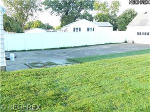 4630 Canterbury Ln, Youngstown, OH 44512 photo 2