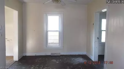 625 W 57th St, Ashtabula, OH 44004 photo 5
