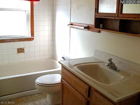 347 E 248th St, Euclid, OH 44123 photo 12