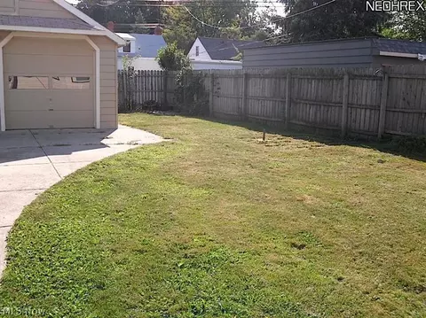 347 E 248th St, Euclid, OH 44123 photo 6