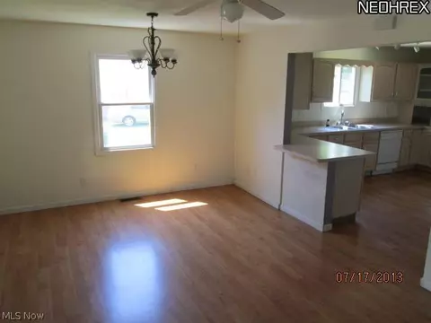 154 Morgan Ave, Elyria, OH 44035 photo 5