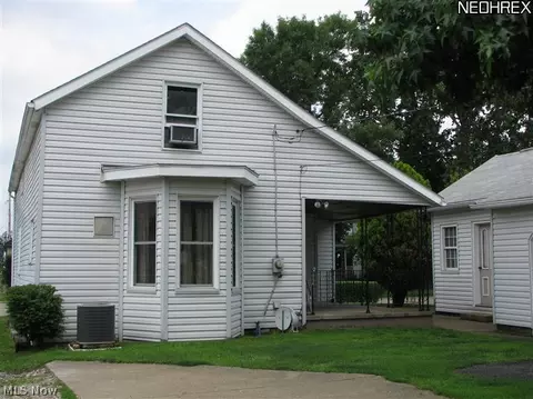 322 W 4th St, Dover, OH 44622 photo 6