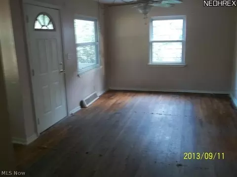1602 Cedar Dr, Lorain, OH 44052 photo 2