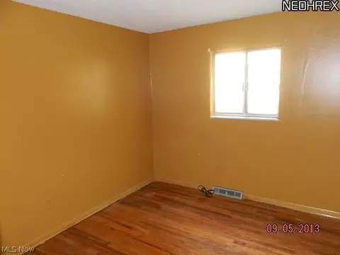 18221 Libby Rd, Maple Heights, OH 44137 photo 8