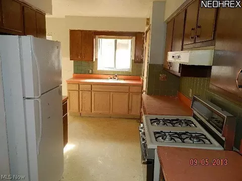18221 Libby Rd, Maple Heights, OH 44137 photo 12