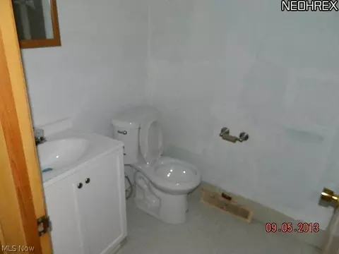 18221 Libby Rd, Maple Heights, OH 44137 photo 10