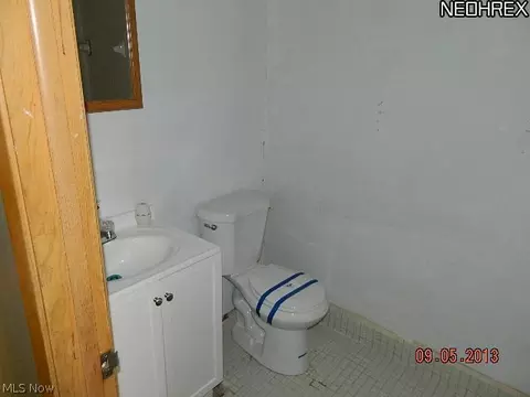 18221 Libby Rd, Maple Heights, OH 44137 photo 6