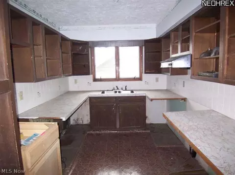 1721 E 46th St, Ashtabula, OH 44004 photo 7