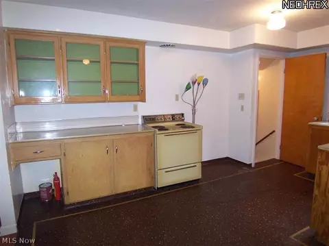 727 Union Ave, Ashtabula, OH 44004 photo 6
