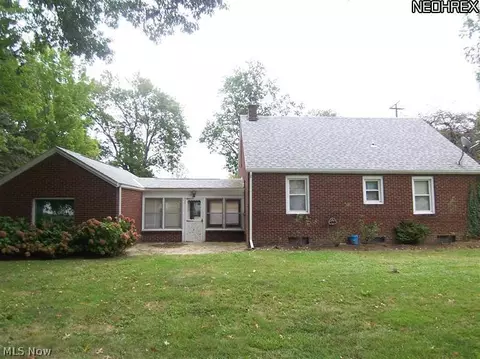 727 Union Ave, Ashtabula, OH 44004 photo 2