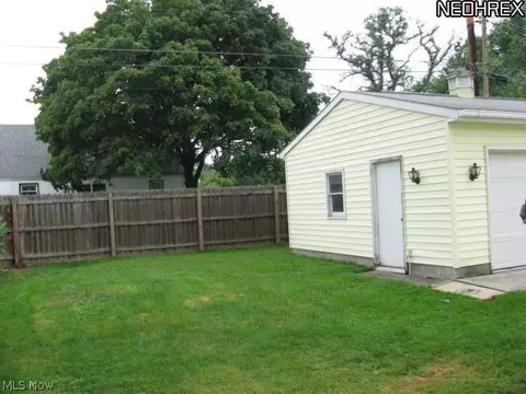 671 Weller Rd, Elyria, OH 44035 photo 4