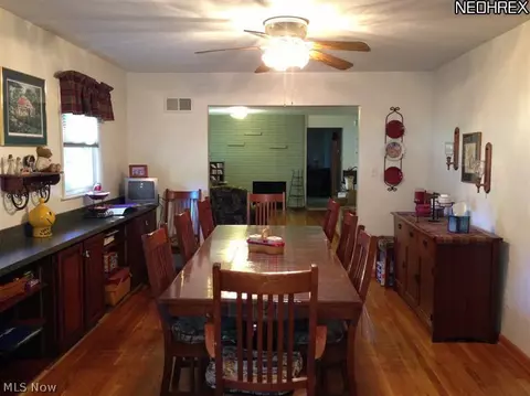 4048 Shelby Rd, Youngstown, OH 44511 photo 3