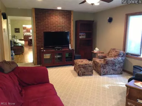 4048 Shelby Rd, Youngstown, OH 44511 photo 8
