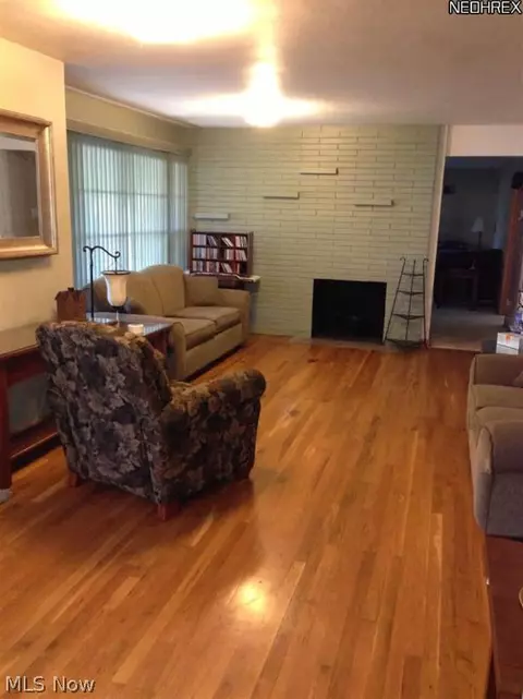 4048 Shelby Rd, Youngstown, OH 44511 photo 5