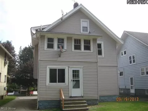 856 Chalker St, Akron, OH 44310 photo 2