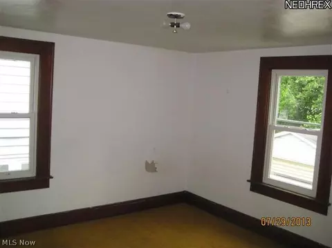 856 Chalker St, Akron, OH 44310 photo 8