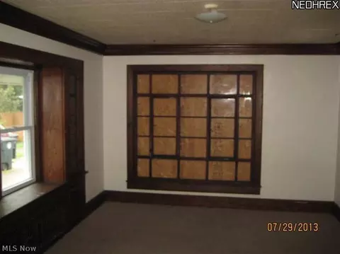 856 Chalker St, Akron, OH 44310 photo 5