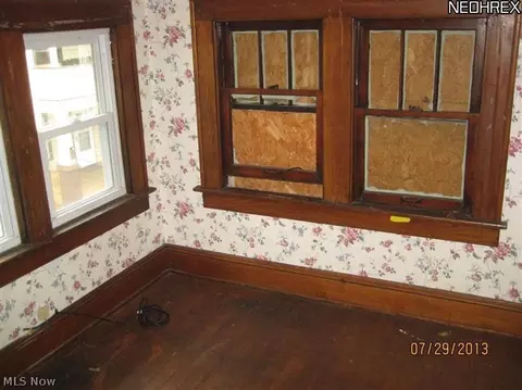 856 Chalker St, Akron, OH 44310 photo 9