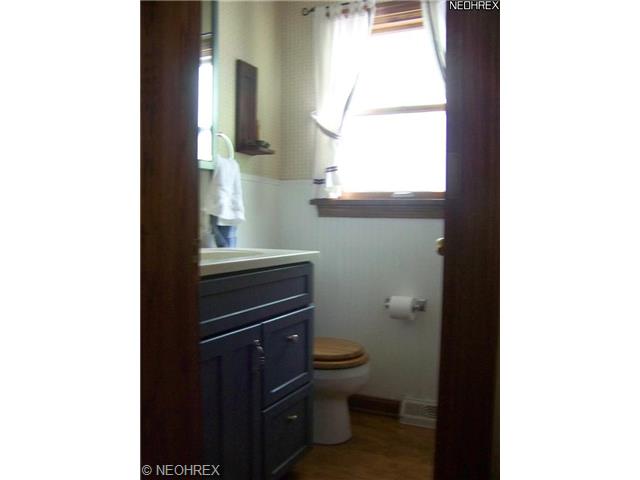 79 Green Bay Dr, Youngstown, OH 44512 photo 10