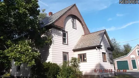 1616 E 44th St, Ashtabula, OH 44004 photo 3
