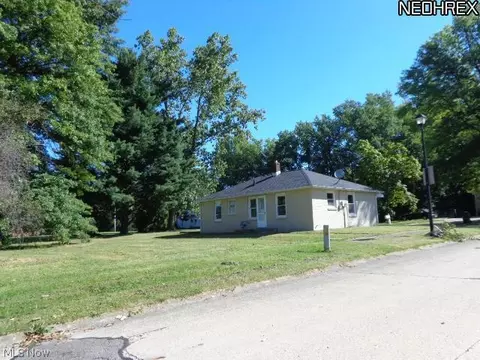 111 Edward Ave, Elyria, OH 44035 photo 2