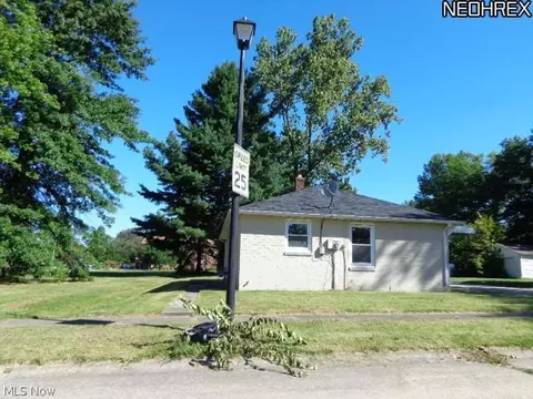 111 Edward Ave, Elyria, OH 44035 photo 3