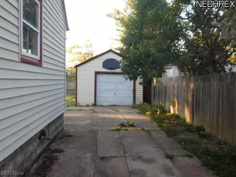 1825 E 36 St, Lorain, OH 44055 photo 12