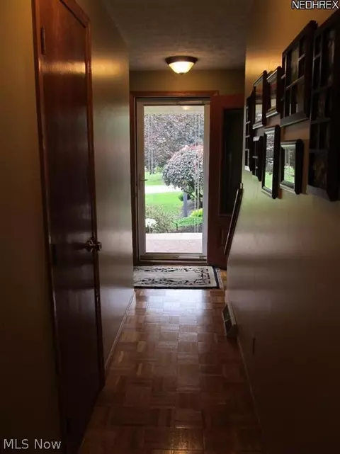 3123 Robin Dr, Ravenna, OH 44266 photo 2