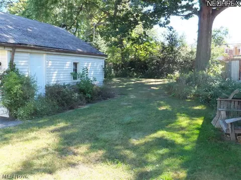 5607 Ackley Rd, Parma, OH 44129 photo 5