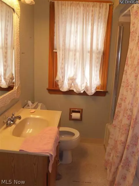 5607 Ackley Rd, Parma, OH 44129 photo 11