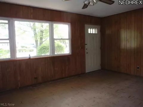 801 Concord Ave, Elyria, OH 44035 photo 2