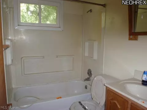 801 Concord Ave, Elyria, OH 44035 photo 9