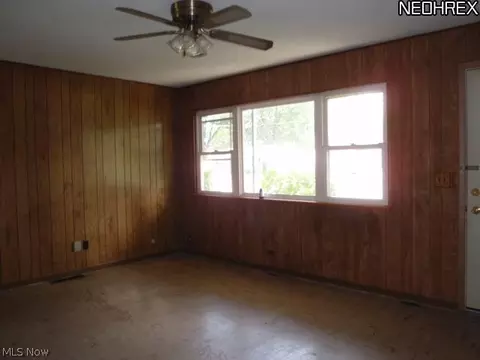 801 Concord Ave, Elyria, OH 44035 photo 3