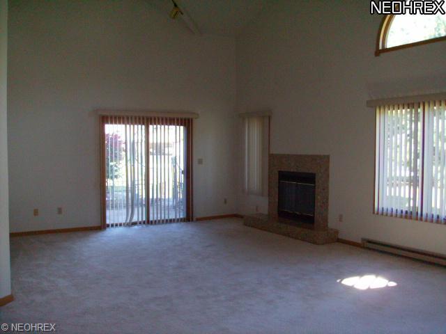 7445 E Huntington Dr #1, Youngstown, OH 44512 photo 1