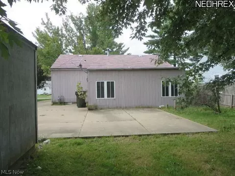 375 Roosevelt Ave, Elyria, OH 44035 photo 4