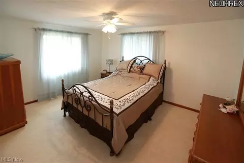 5221 Sequoia Dr, Parma, OH 44134 photo 13