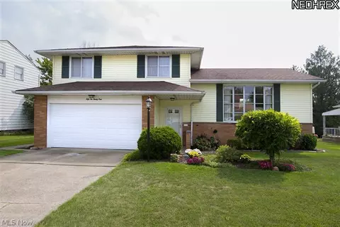 5221 Sequoia Dr, Parma, OH 44134 photo 1