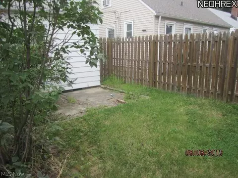 30000 Phillips Ave, Wickliffe, OH 44092 photo 13