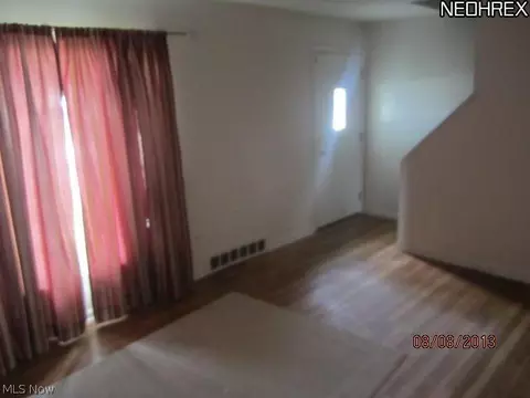 30000 Phillips Ave, Wickliffe, OH 44092 photo 3