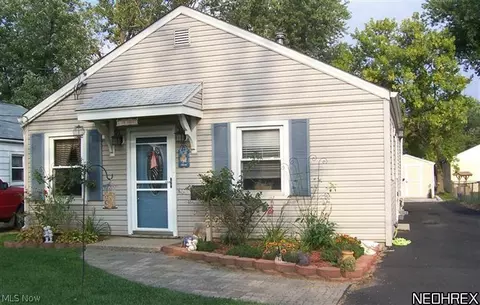 223 Franklin Ave, Elyria, OH 44035 photo 1