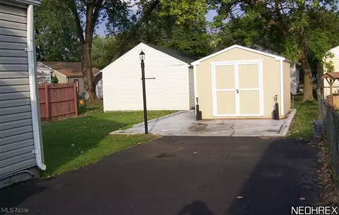 223 Franklin Ave, Elyria, OH 44035 photo 10