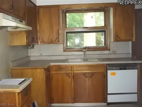 785 Willard Ave SE, Warren, OH 44484 photo 2