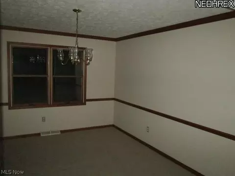 668 Calann Dr, Elyria, OH 44035 photo 6