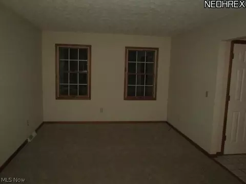 668 Calann Dr, Elyria, OH 44035 photo 4