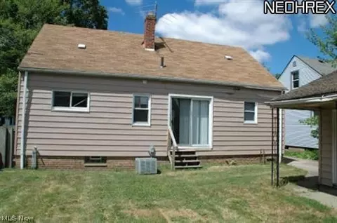 30316 Harrison St, Willowick, OH 44095 photo 9